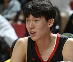 薛思佳：相较于数据 杨瀚森展现出的社牛属性和松弛感更让人惊喜